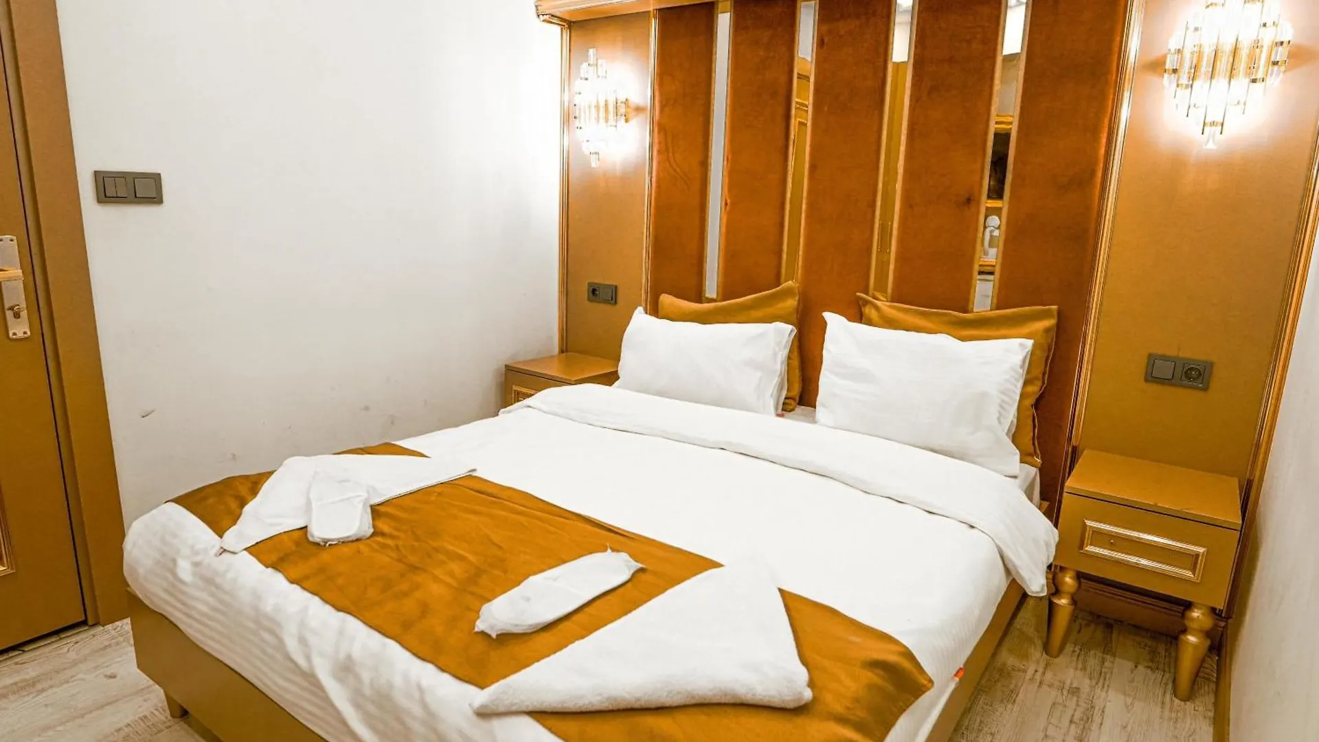 Moonlight Suit Hotel Taksim 伊斯坦布尔 0*,